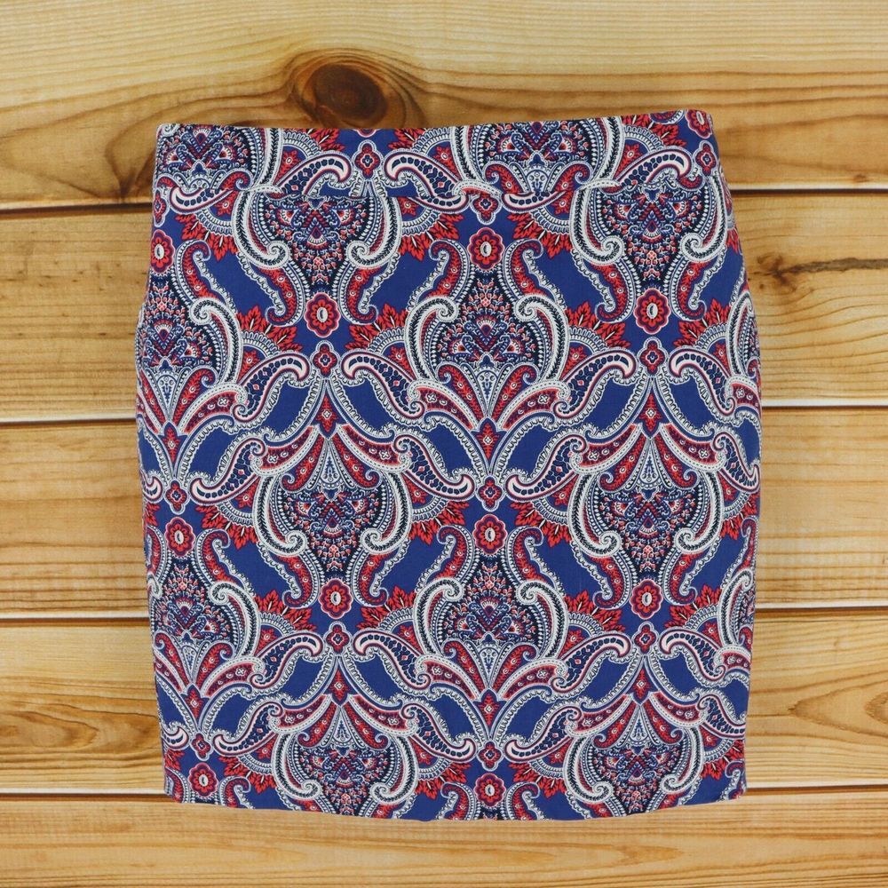 Ann Taylor Lined Skirt Knee Length Womens Size 12P Blue‎ Red Multicolor Paisley